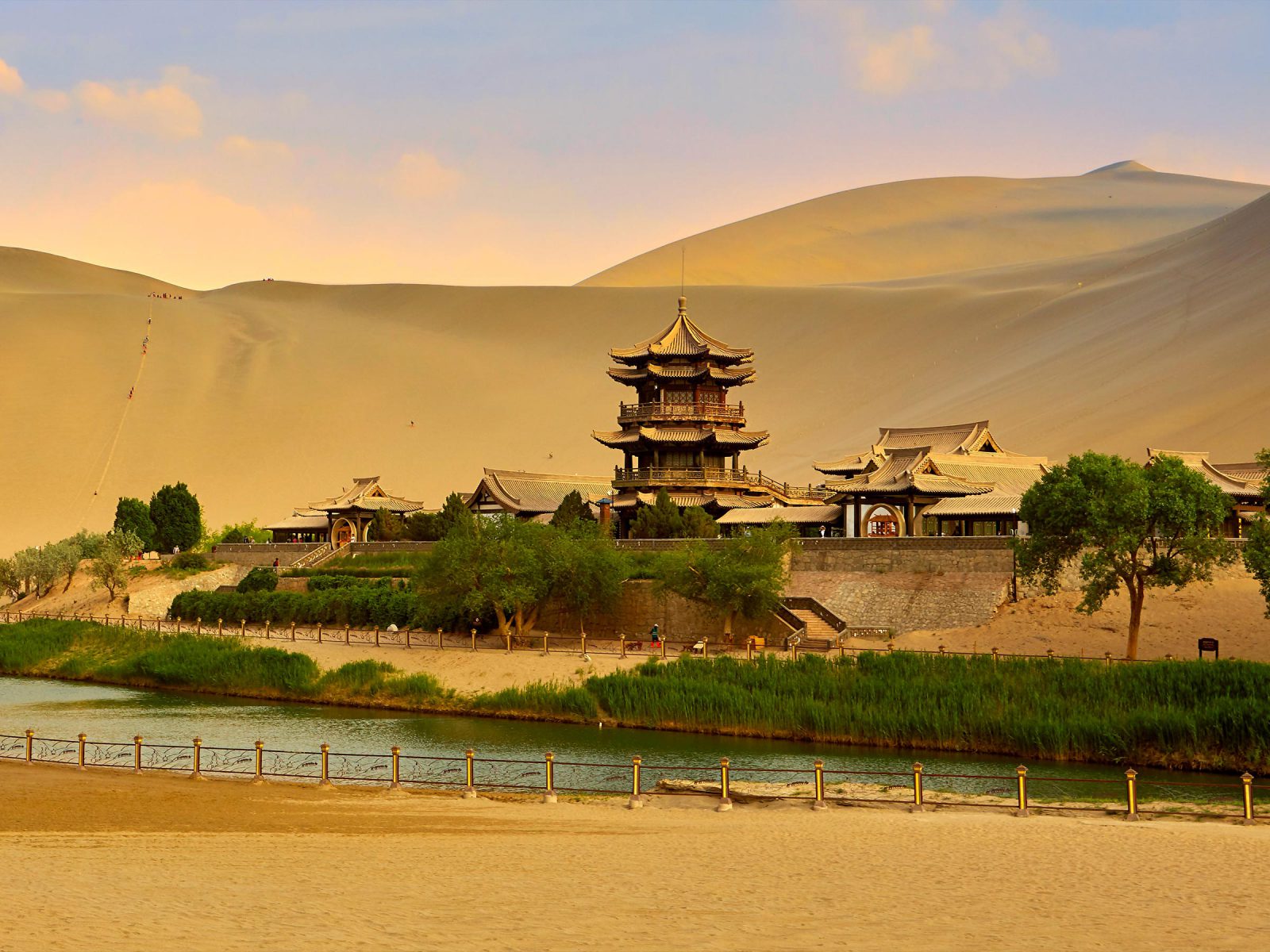 Dunhuang Crescent Moon Spring or Yueya Spring, Gansu Province, China. Photograph © iStock.com/rickwang.